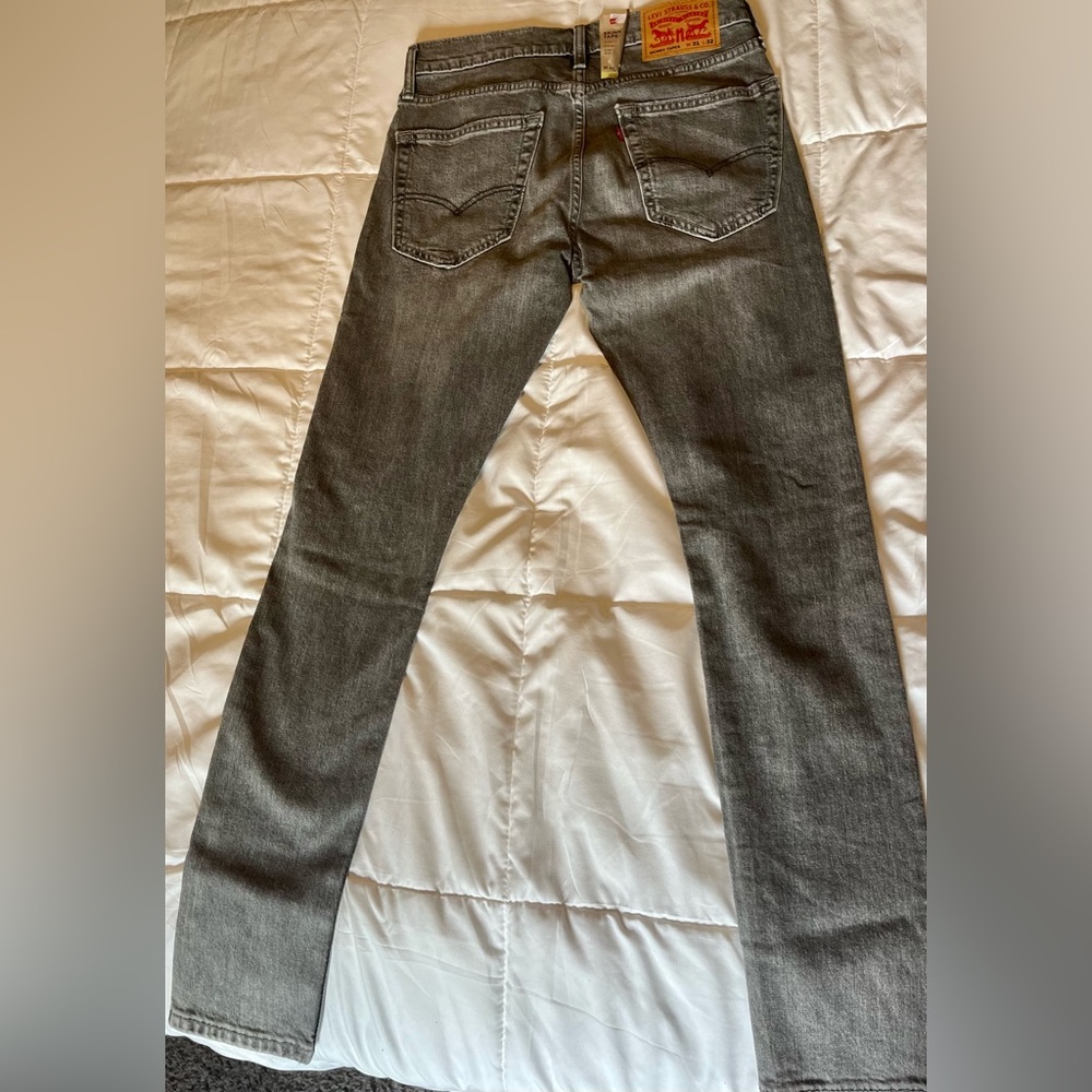 Men’s Gray Levi Skinny Stretch Jeans